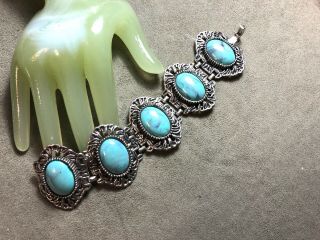 Vintage 7 1/2” Silvertone Blue Turquoise Cabochon Beaded Linked Bracelet - C2