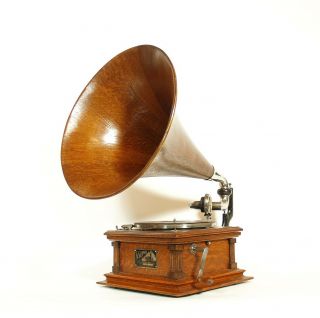 1904 Victor E Phonograph W/matching Wood Horn & Stunning
