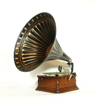 1906 Columbia BH Disc Phonograph w/Original Embossed Horn & Stunning 2