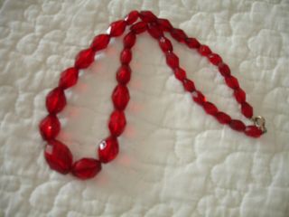 Vintage Red Glass Faceted Graduated Necklace