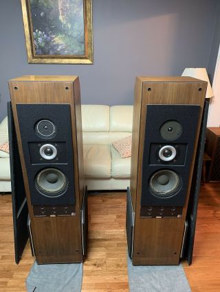 Acoustic Research AR9 Speakers 2