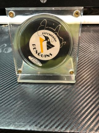 Jaromir Jagr Signed Authenticated Puck Pittsburgh Penguins