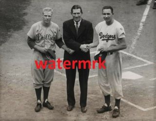 1951 Philadelphia Phillies Richie Ashburn & Brooklyn Dodgers Gil Hodges Photo