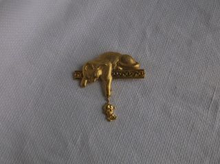 . Vintage Jj Signed.  Gold Color Pewter Cat With Mouse By Tail Brooch /pin