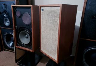 Sansui As - 300 Acoustic Suspension Speakers - Very Sweet & Hard To Find Pair 