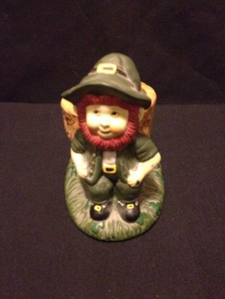 Vintage St Patrick Lucky Leprechaun Sitting On Clover Grass Ceramic Planter