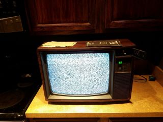 Vintage 1989 Zenith 19” Space Command Tv.  Sf1911w Great.  No Remote