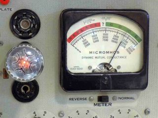 LOOKS ALMOST HICKOK 533 DYNAMIC MUTUAL CONDUCTANCE TUBE TESTER 2