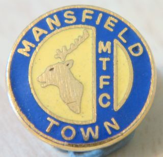 Mansfield Town Fc Vintage Club Crest Type Badge Brooch Pin In Gilt 17mm Dia