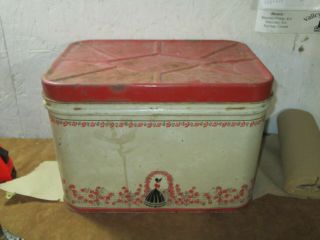 Vintage Tin Metal Bread Box With Lid.