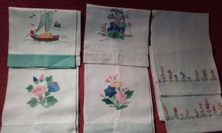 6 Hand Embroidered / Appliqued Vintage Guest Towels.