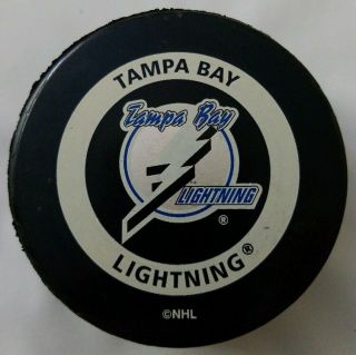 Tampa Bay Lightning Gary Bettman Official Game Puck Nhl Inglasco Made In Canada