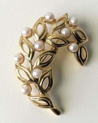 VTG 70s Signed Trifari Abstract Leaves Brooch - Faux Pearl - Gold Tone - Leaf 2
