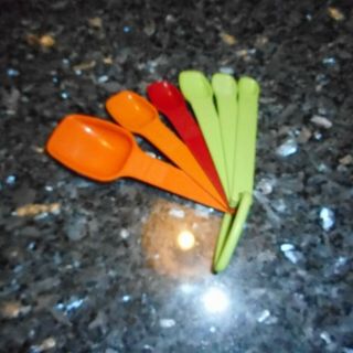 6 Vintage Retro Tupperware Measuring Spoons Green/red/orange W Ring