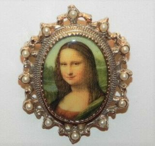 Vintage Sarah Coventry Mona Lisa Portrait Pin Seed Pearl Brooch 1972 Masterpiece
