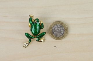Vintage Retro Green Enamel Frog Pin Brooch - Moving Legs / Costume Jewellery