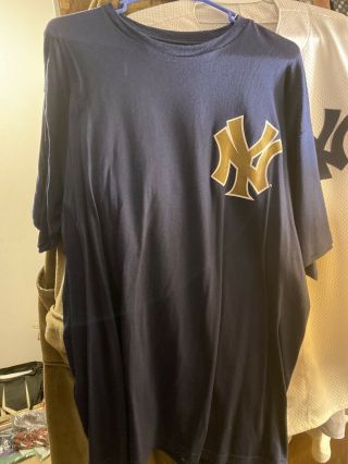 Derek Jeter York Yankees 2 Majestic T - Shirt Gold Retirement Patch Size Xl