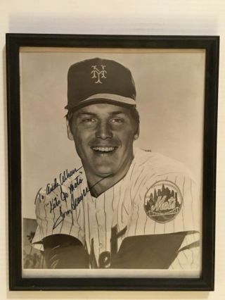 Tom Seaver Signed 8x10 Black And White Framed Photo W/ York Mets
