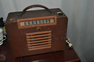 Vintage Emerson Tube Radio Wood Case Powers Up - Treble Cleft Logo Leather Handle
