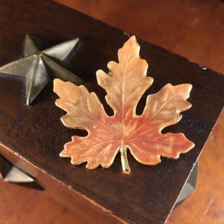 Vintage Signed Kc Kenneth Cole Gold Tone Enamel Maple Leaf Pin Fall
