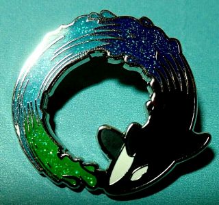Cloisonne Vintage One Ocean Seaworld Show Orlando Pin Badge