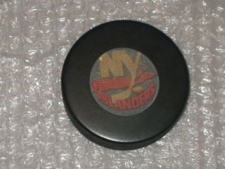 York Islanders Puck Nhl Viceroy Rubber Crested 1973 - 1983