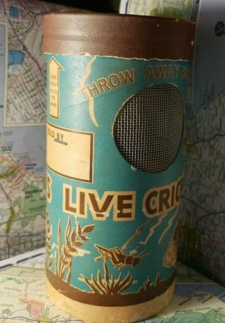VINTAGE LIVE CRICKETS BAIT BOX CANNISTER NATURE ' S OWN BREAM BAIT FISH FISHING 2
