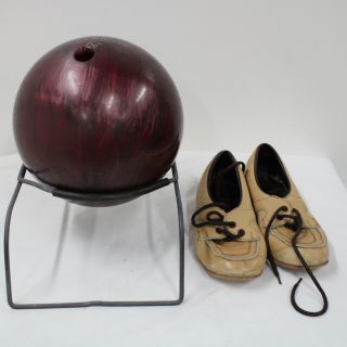 Vintage Amf Bowling Beige Leather Shoes,  Strikeline Bowling Ball 10lb,  Case 206