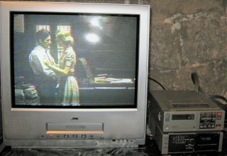 Sony SL - 2000 & TT - 2000 Betamax Portable Video Recorder & Timer Tuner Unit 2