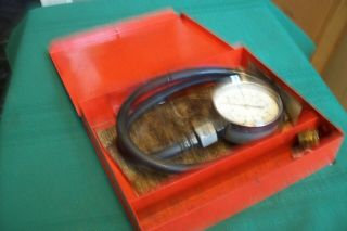 Snap - on Tools Vintage MT37 Oil Pressure Gauge Set in case 2