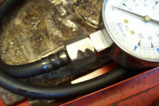 Snap - on Tools Vintage MT37 Oil Pressure Gauge Set in case 3