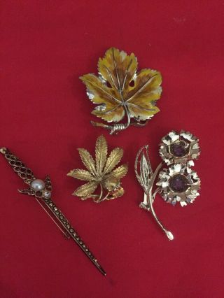 Vintage Gold Tone Brooches And Kilt Pin - 2 Exquisite Range