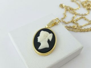Vintage / Style Black White Cameo Pendent Necklace Gold Tone Victorian Style