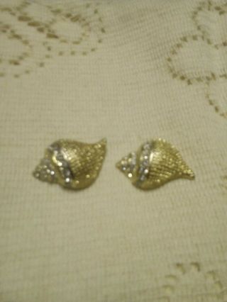 Sign Kjl Kenneth Jay Lane Vintage Sea Shell Gold Tn Rhinestone Clip Earrings