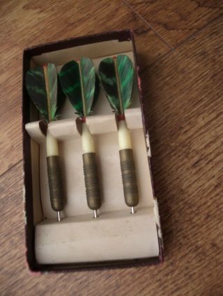 Vintage Boxed Kwiz Tournament Feathered Darts No.  1 08 / 3 L: Brass,  England.