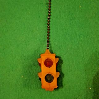 Vintage Glow In The Dark Traffic Signal Light Chain Pull Chain Fan Red