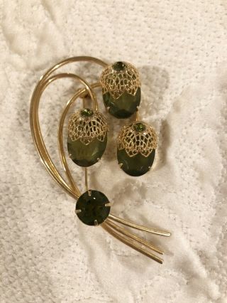 Vintage Gold Tone Sarah Coventry Brooch Pin Green Glass " Acorns "