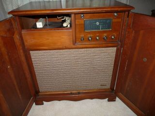 Vintage The Fisher Medalist Series Ii Console Tube Radio,  R - 20 Amp