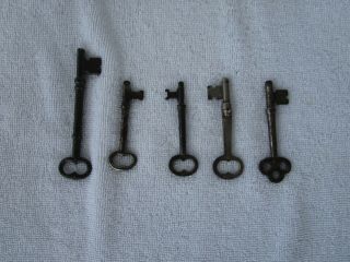 Set Of 5 Old [vintage /antique] Skeleton Keys L@@k Metal Detector Find