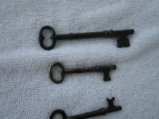 SET OF 5 Old [Vintage /Antique] Skeleton Keys L@@K METAL DETECTOR FIND 2