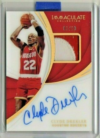 Clyde Drexler 2018 - 19 Immaculate Acetate Game Worn Patch Gold On Card Auto 1/10