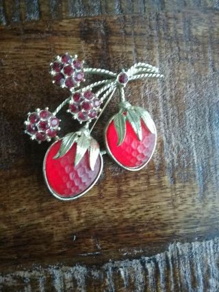 Vintage Sarah Coventry Red Rhinestone & Cabochon Gold Tone Strawberry Brooch