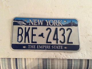 Very Good Vintage York State Blue & White License Plate (bke - 2432)