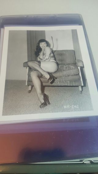 Bettie Page Pin - Up Photo From Vintage Irving Klaw Negative Bp242