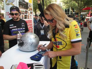 Sema 2019 Las Vegas Leah Pritchett Autographed Impact Racing Glove Nhra Hottie