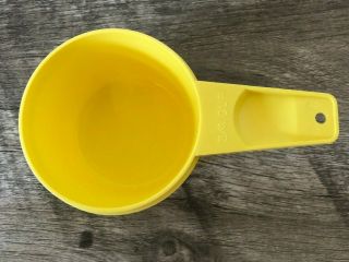 Tupperware Measuring 3/4 Cup Yellow Vintage 2