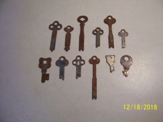 12 Different Old Assorted Unique Vintage Rusty Antique Flat Keys