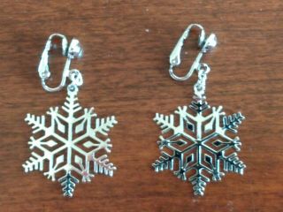 Vtg Signed Avon Snowflake Earrings Silver Tone Metal Clip On -