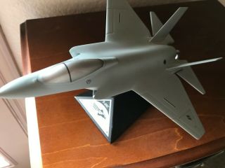 Us Navy Lockheed Martin F - 35c Desk Top Display Jet 1/72 Model Airplane