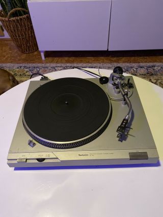 Technics Sl - D2 Turntable W/ Dustcover And Pickering Cartridge -